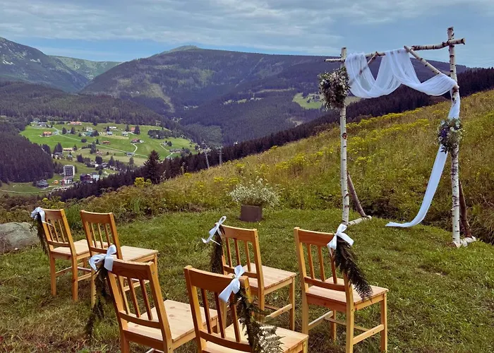 Bila Labut Pec Pensionat